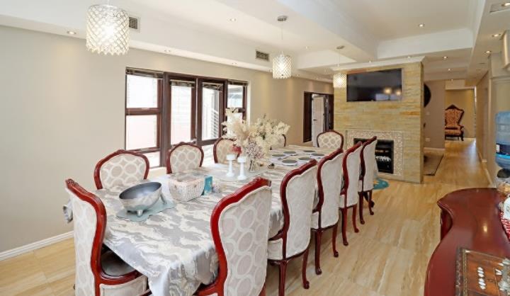 5 Bedroom Property for Sale in Sandown Gauteng