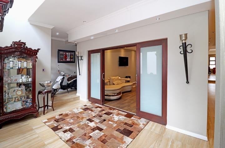 5 Bedroom Property for Sale in Sandown Gauteng