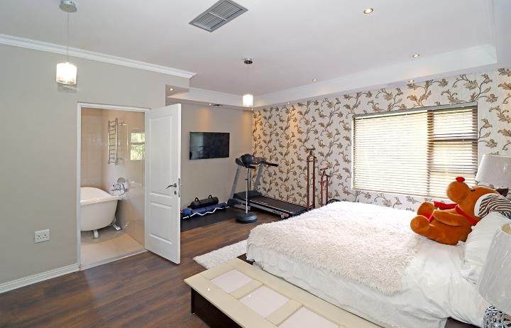 5 Bedroom Property for Sale in Sandown Gauteng