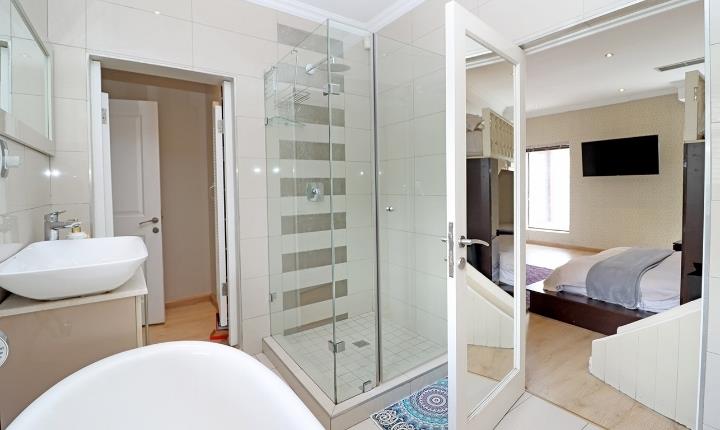 5 Bedroom Property for Sale in Sandown Gauteng