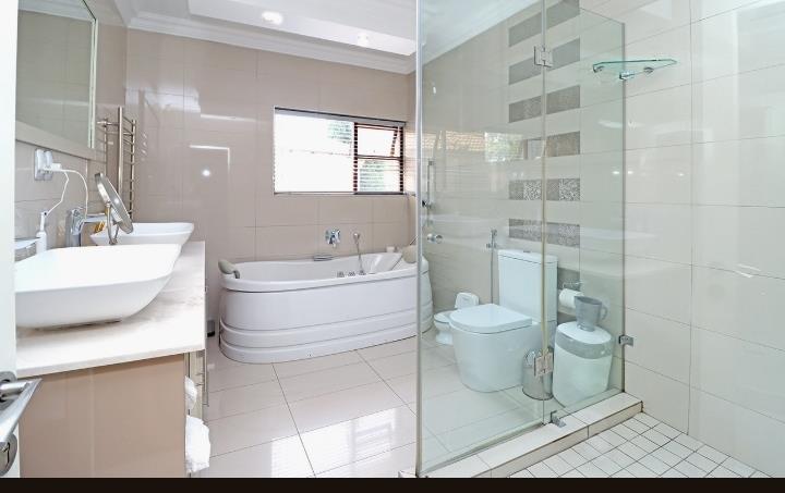 5 Bedroom Property for Sale in Sandown Gauteng