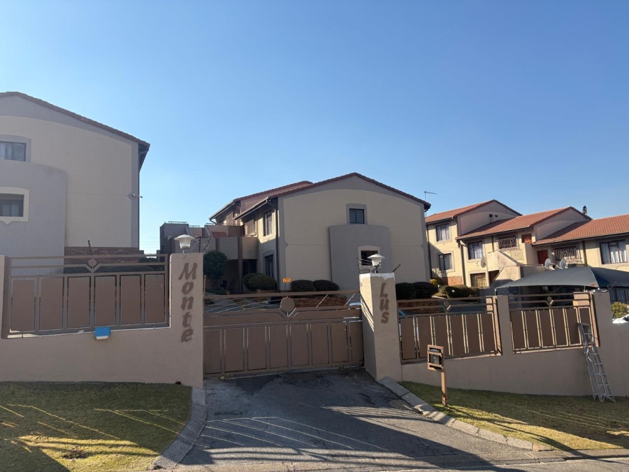 2 Bedroom Property for Sale in Mulbarton Gauteng