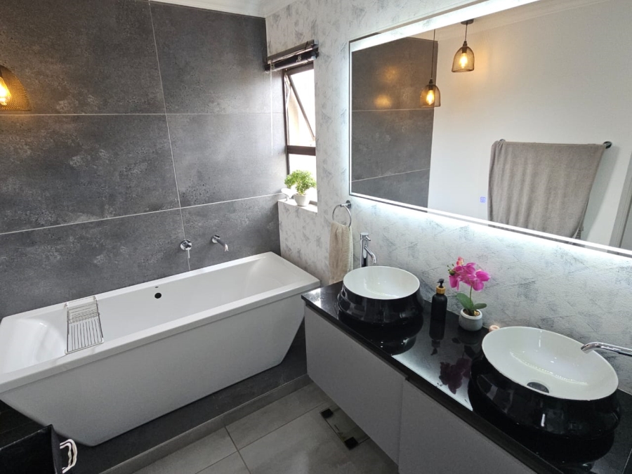 4 Bedroom Property for Sale in Meyersdal Gauteng