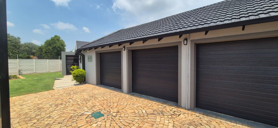 4 Bedroom Property for Sale in Brackendowns Gauteng