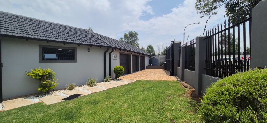 4 Bedroom Property for Sale in Brackendowns Gauteng