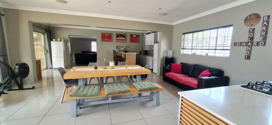 4 Bedroom Property for Sale in Brackendowns Gauteng