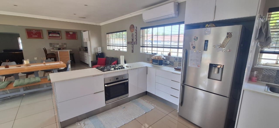 4 Bedroom Property for Sale in Brackendowns Gauteng