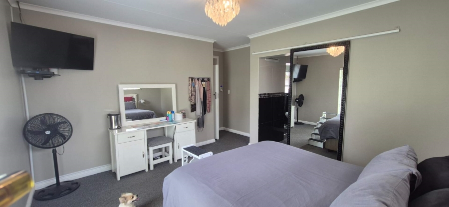 4 Bedroom Property for Sale in Brackendowns Gauteng
