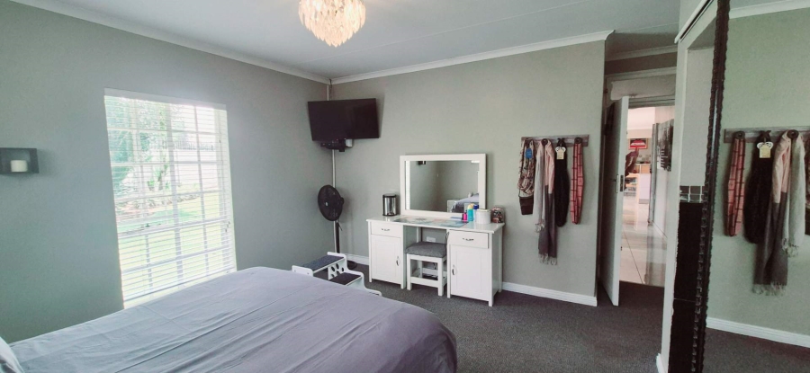 4 Bedroom Property for Sale in Brackendowns Gauteng