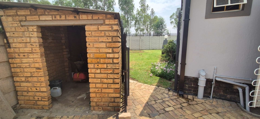 4 Bedroom Property for Sale in Brackendowns Gauteng