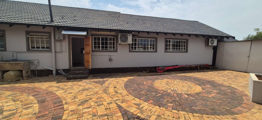 4 Bedroom Property for Sale in Brackendowns Gauteng