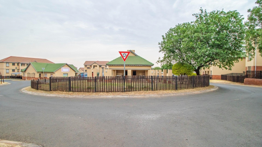 2 Bedroom Property for Sale in Terenure Gauteng