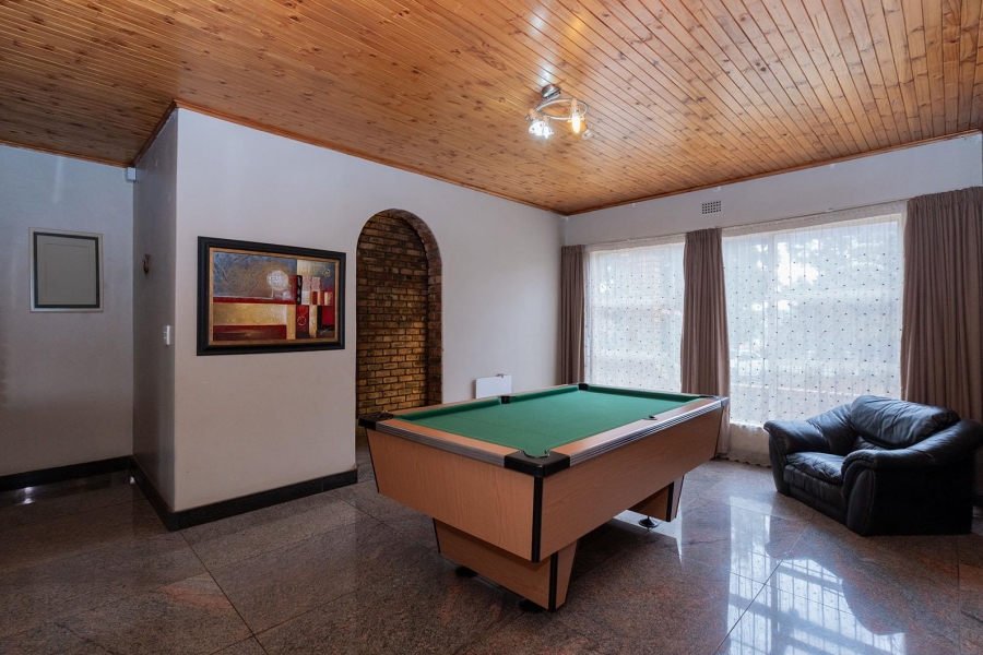 7 Bedroom Property for Sale in Edleen Gauteng