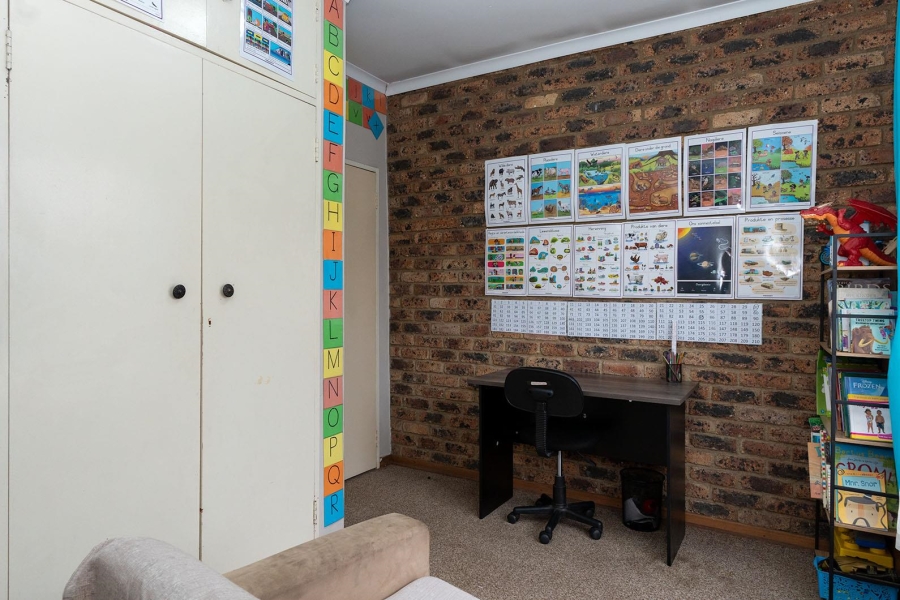 7 Bedroom Property for Sale in Edleen Gauteng