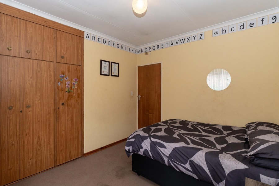 7 Bedroom Property for Sale in Edleen Gauteng