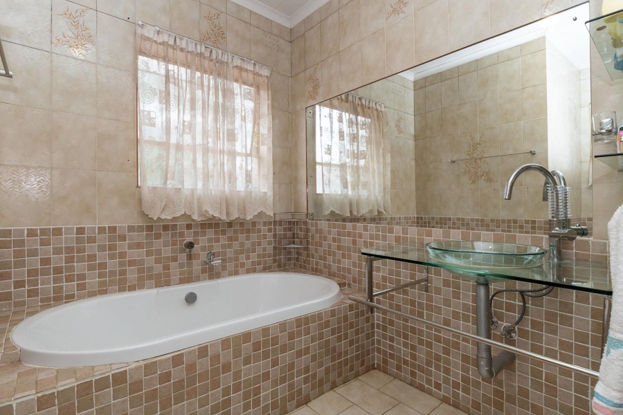 7 Bedroom Property for Sale in Edleen Gauteng