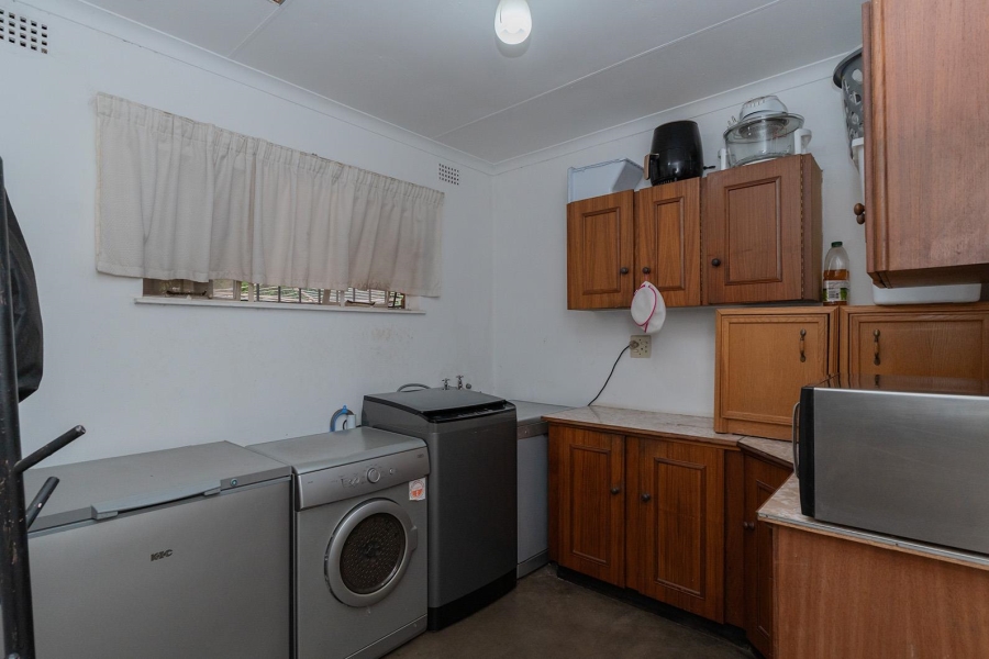 7 Bedroom Property for Sale in Edleen Gauteng