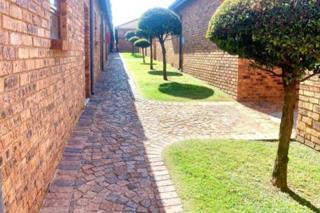 2 Bedroom Property for Sale in Bartlett Gauteng