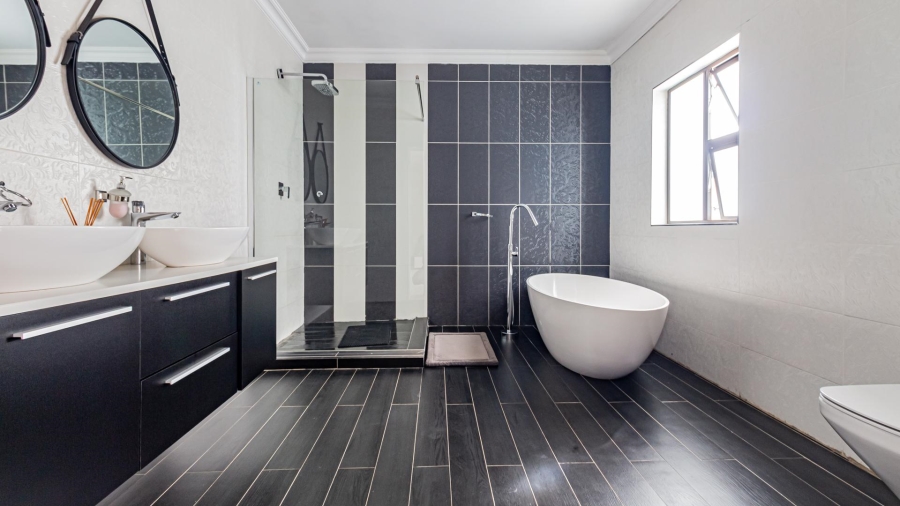 5 Bedroom Property for Sale in Walkerville Gauteng