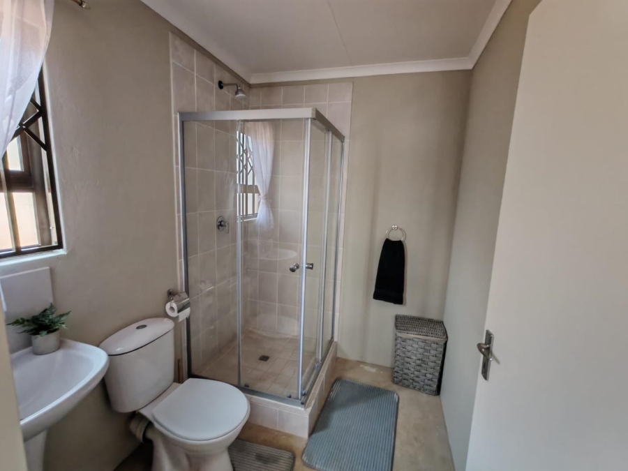 2 Bedroom Property for Sale in Dawn Park Gauteng