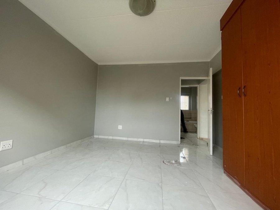 To Let 2 Bedroom Property for Rent in Terenure Gauteng