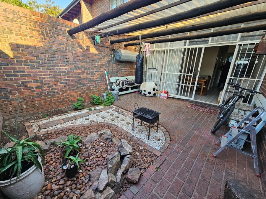3 Bedroom Property for Sale in Queenswood Gauteng