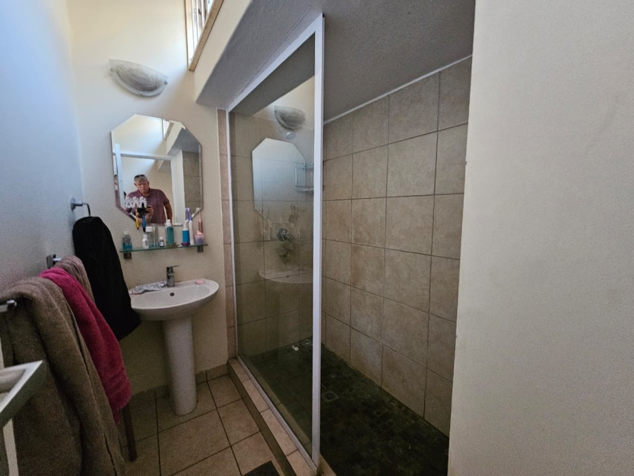 3 Bedroom Property for Sale in Queenswood Gauteng