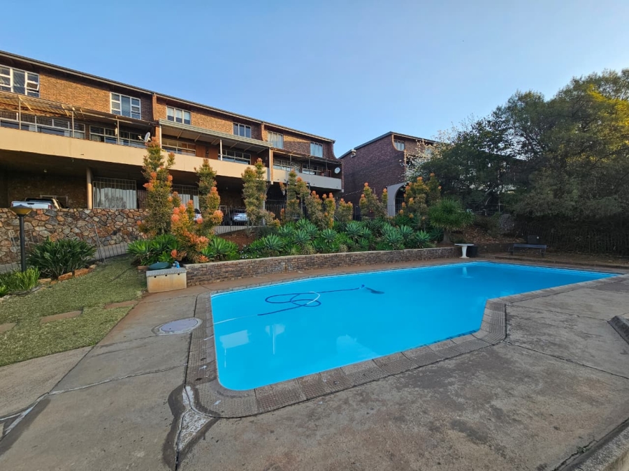 3 Bedroom Property for Sale in Queenswood Gauteng