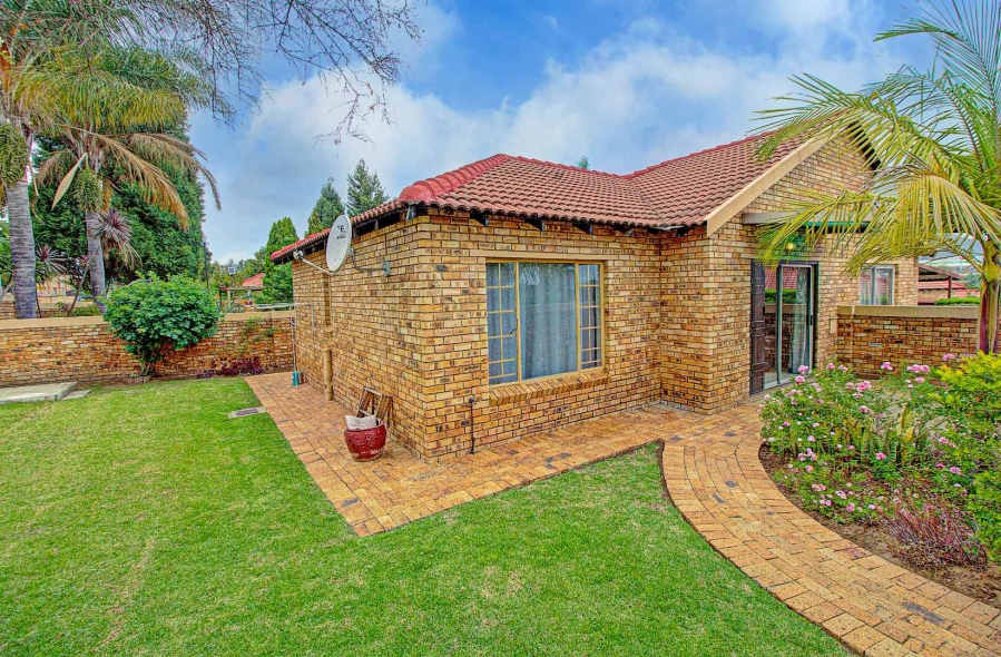 2 Bedroom Property for Sale in Wilgeheuwel Gauteng
