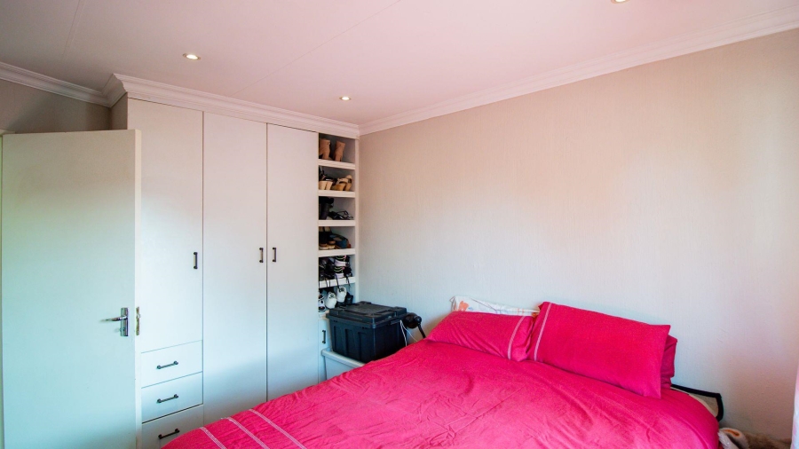 2 Bedroom Property for Sale in Sundowner Gauteng