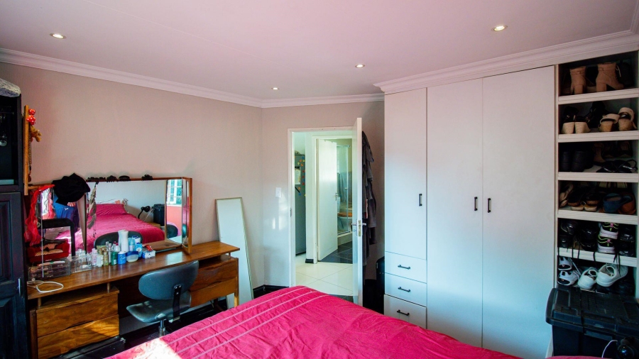 2 Bedroom Property for Sale in Sundowner Gauteng