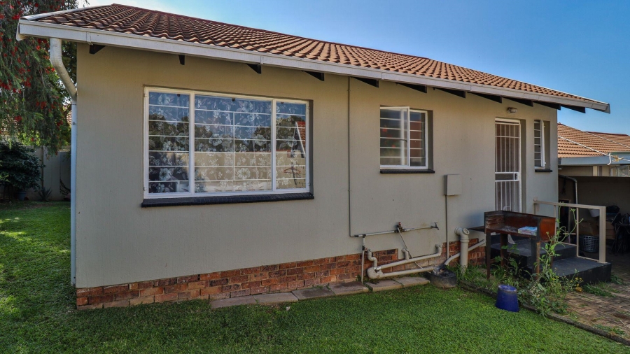 2 Bedroom Property for Sale in Sundowner Gauteng