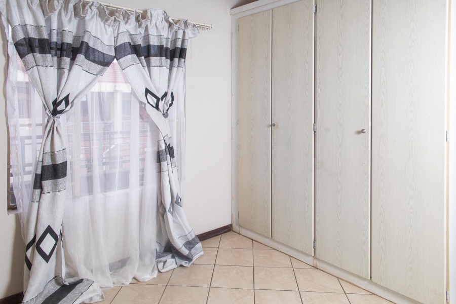 1 Bedroom Property for Sale in The Orchards Gauteng