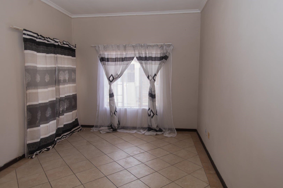 1 Bedroom Property for Sale in The Orchards Gauteng