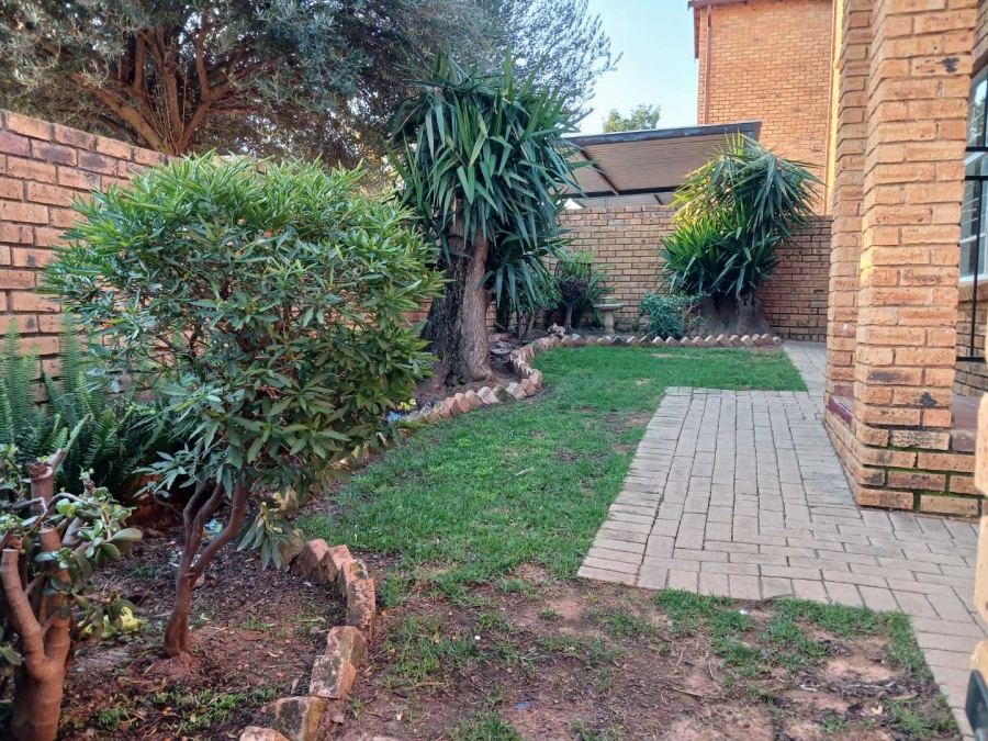 3 Bedroom Property for Sale in Honeypark Gauteng