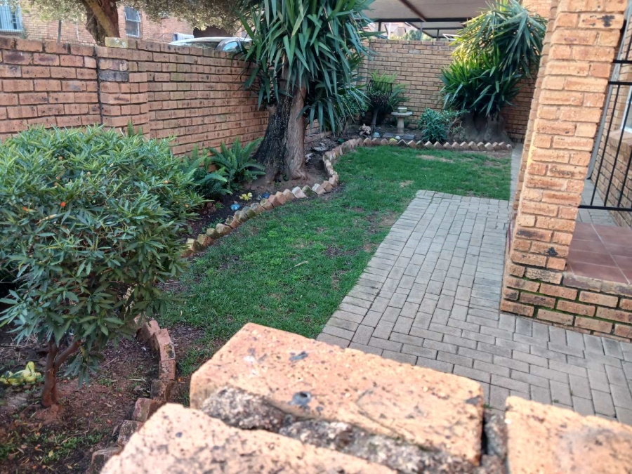 3 Bedroom Property for Sale in Honeypark Gauteng