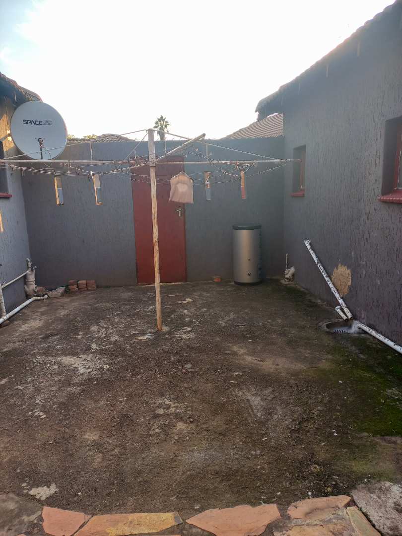 4 Bedroom Property for Sale in Riamar Park Gauteng