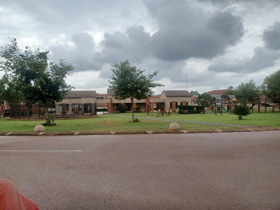 1 Bedroom Property for Sale in The Orchards Gauteng