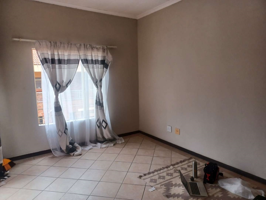1 Bedroom Property for Sale in The Orchards Gauteng