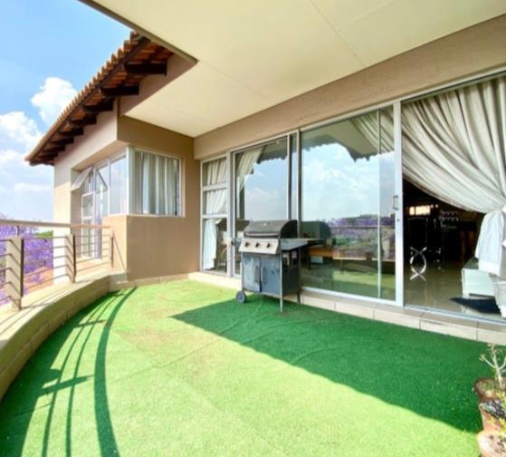 To Let 2 Bedroom Property for Rent in Houghton Gauteng