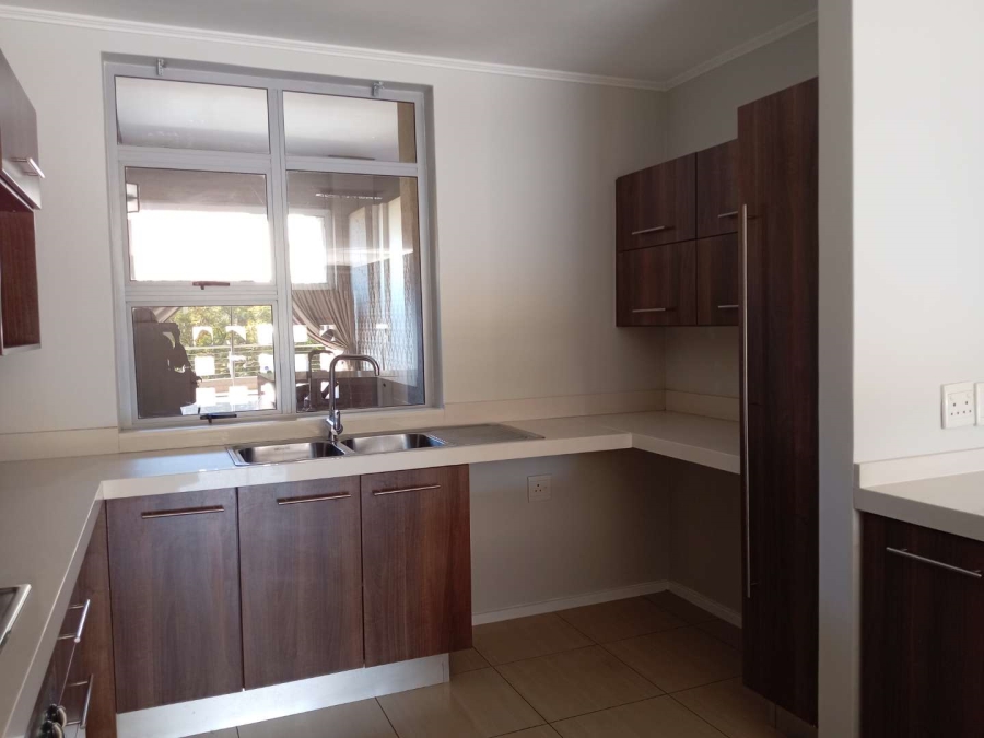 To Let 2 Bedroom Property for Rent in Houghton Gauteng