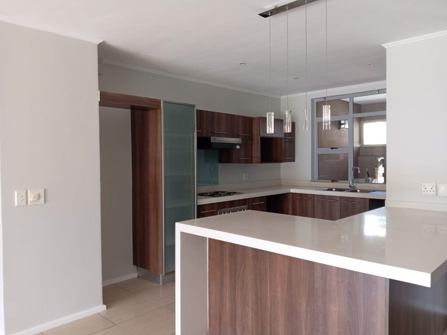 To Let 2 Bedroom Property for Rent in Houghton Gauteng
