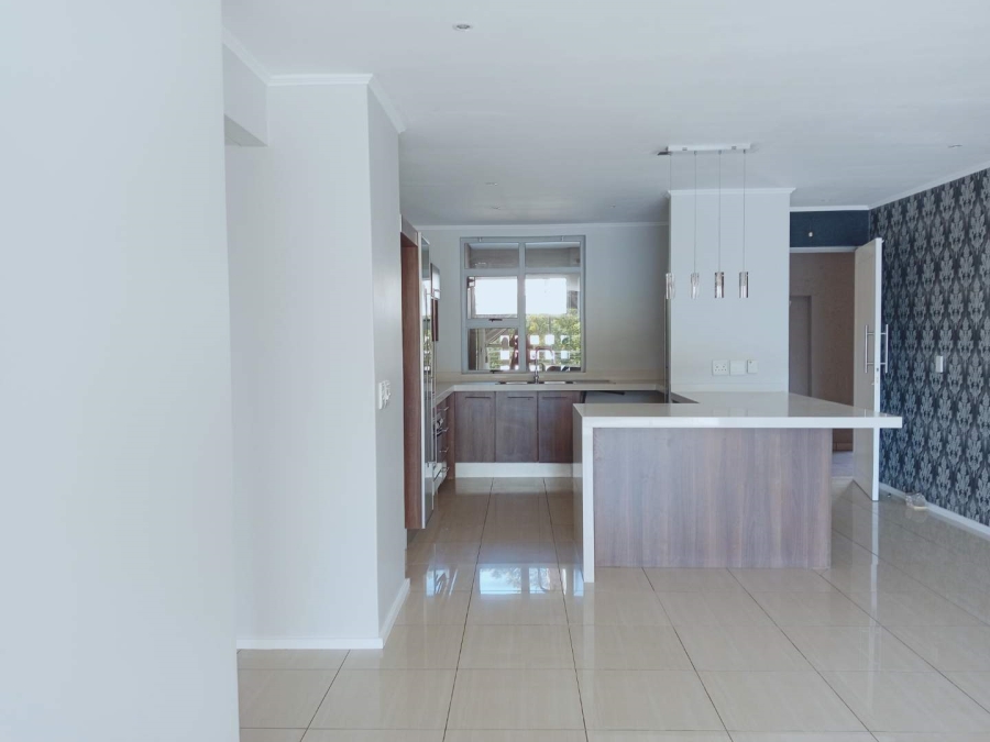 To Let 2 Bedroom Property for Rent in Houghton Gauteng