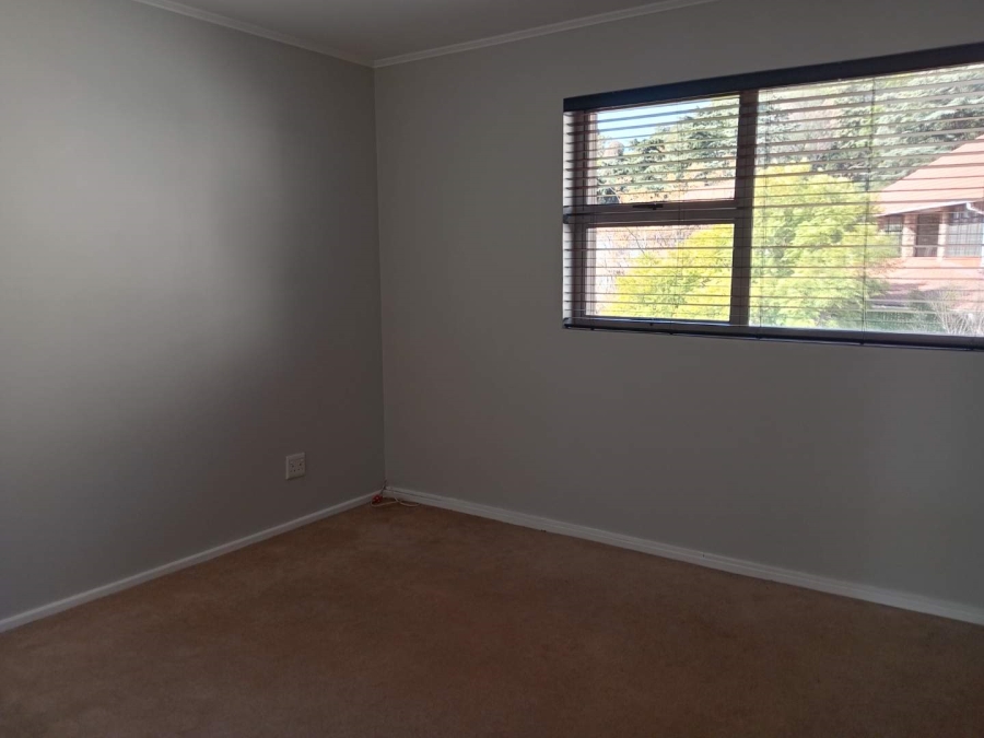 To Let 2 Bedroom Property for Rent in Houghton Gauteng