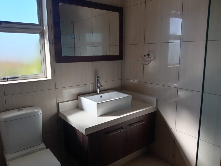 To Let 2 Bedroom Property for Rent in Houghton Gauteng