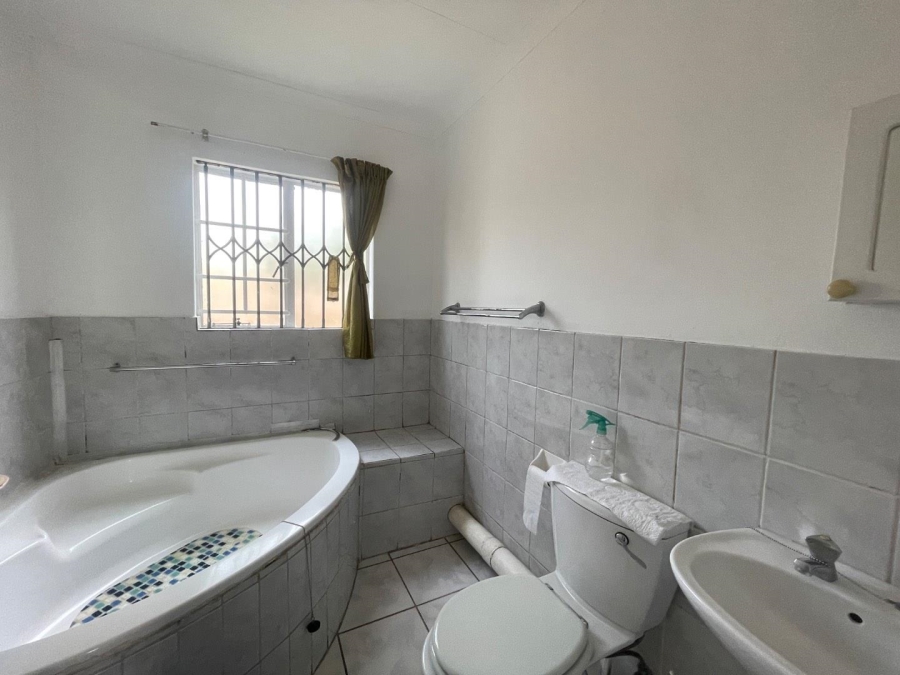 2 Bedroom Property for Sale in Weltevreden Park Gauteng