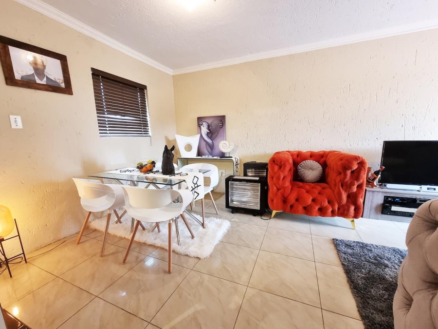 2 Bedroom Property for Sale in Radiokop Gauteng