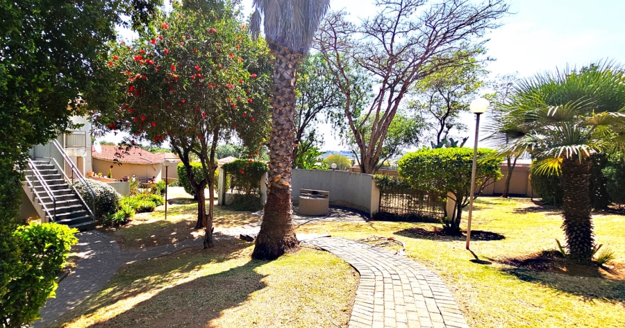 2 Bedroom Property for Sale in Radiokop Gauteng