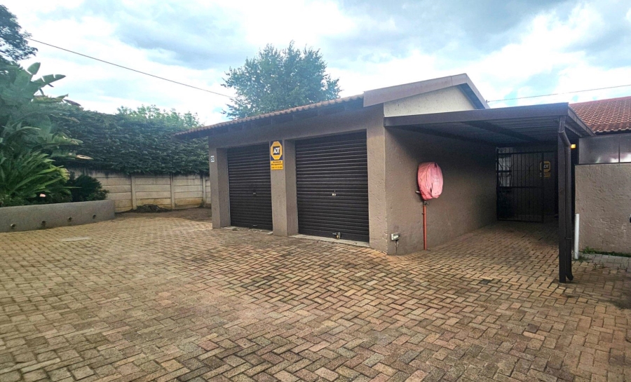 2 Bedroom Property for Sale in Weltevreden Park Gauteng