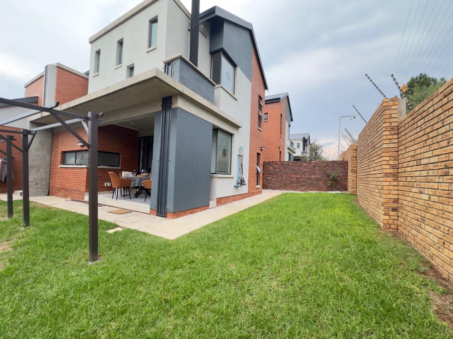 4 Bedroom Property for Sale in North Riding AH Gauteng